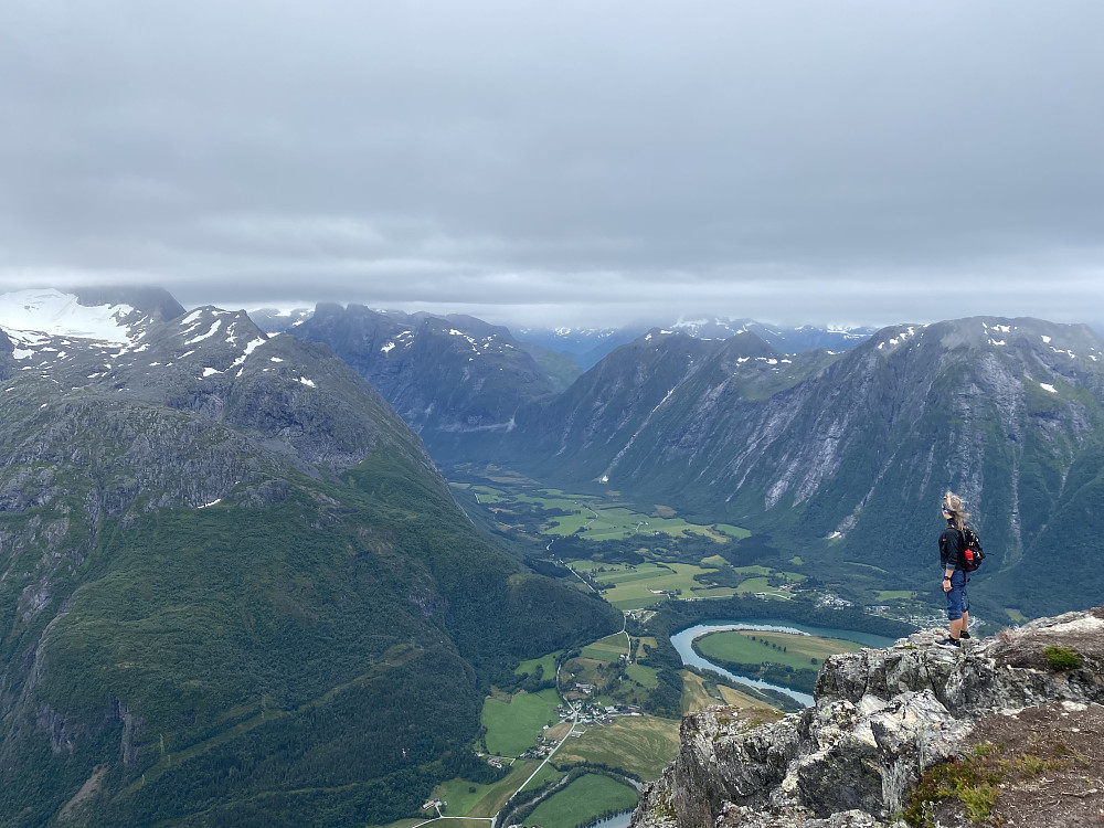 Åndalsnes med rampestreken midt i bildet
