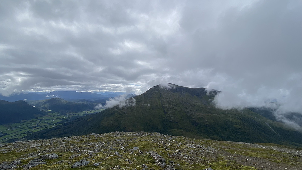 Mot Harstadfjellet