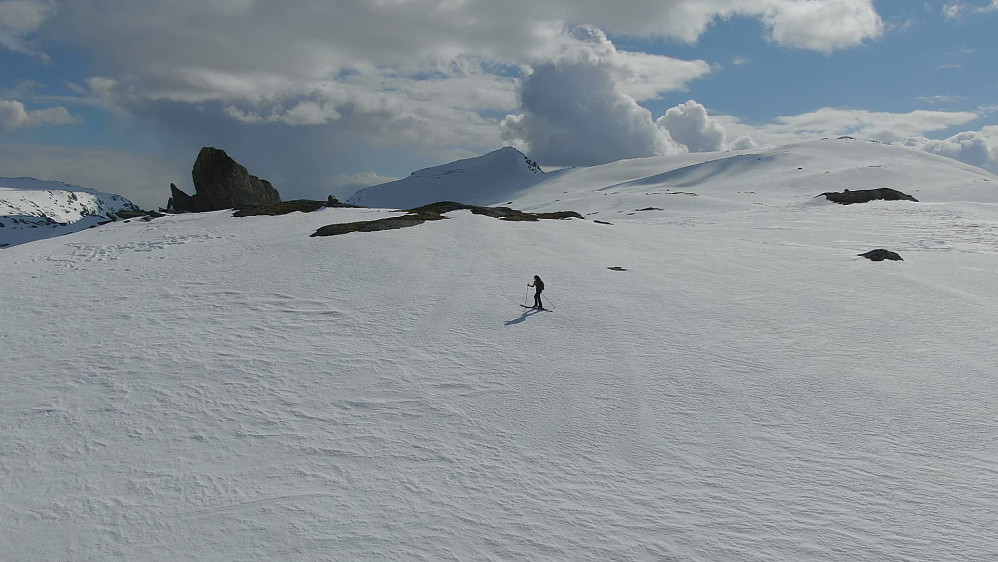 Pausesteinen med Skrott og Glynt i bakgrunnen