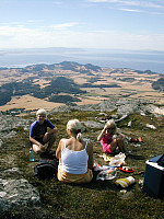 På toppen av Forbordsfjellet med utsikt vestover ut Trondheimsfjorden.