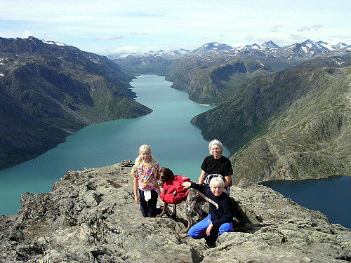 Familieidyll på Besseggen. Blir ikke lei dette motivet.