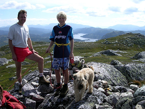 På Marigrønutan med Skjesvatn i bakgrunn.