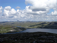 Utsikt fra Velurenuten mot Kvennsjøen, Litlos og Hårteigen.
