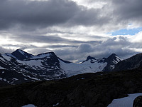 Mot Uranostind og Mjølkedalsbreen fra Gravafjellet.