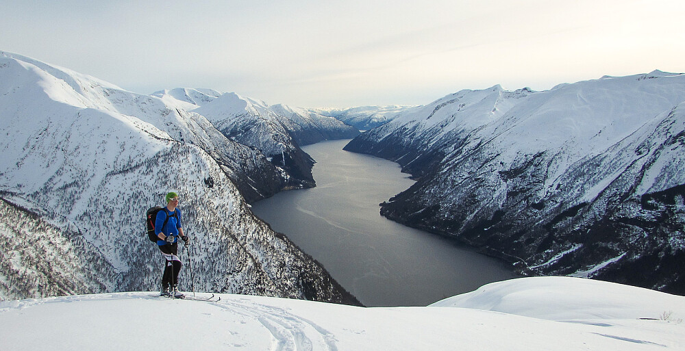 Denne utsikten over Fjærlandsfjorden fra Skredfjellet er snart blitt en klisjé, men den er da ikke så aller verst!:)