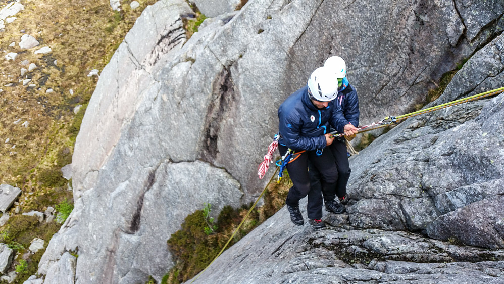 Rappell med skadet over to taulengder.