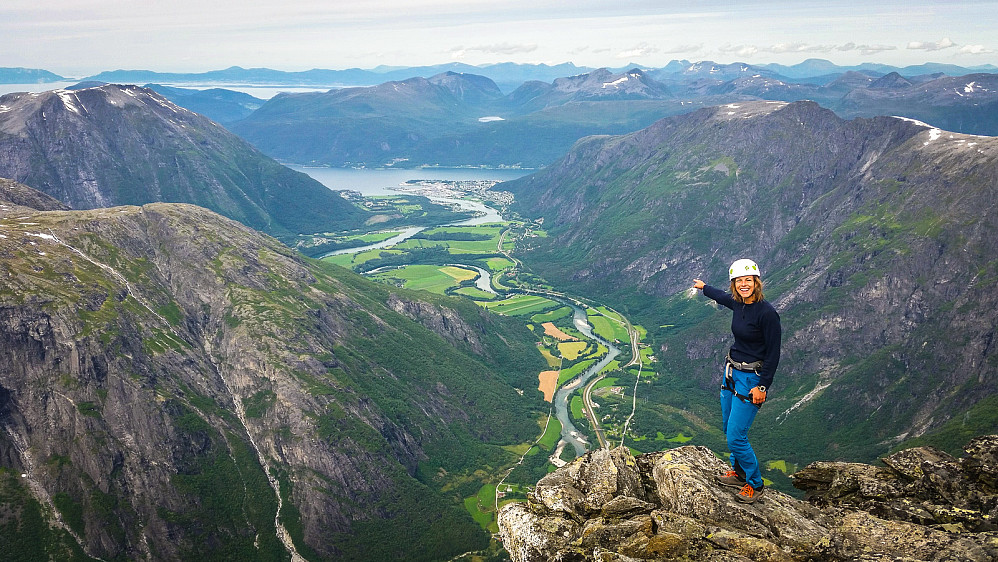 "Du veit det er fin utsikt når man kan se helt til Molde!"