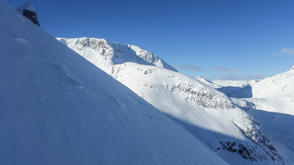 Helikopter på Salen. Trolig innspilling av skifilm.