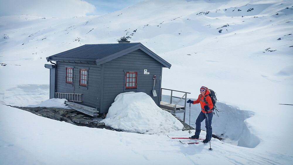 Hytta på Kvitberg. Eies av Skjåk Almenning.