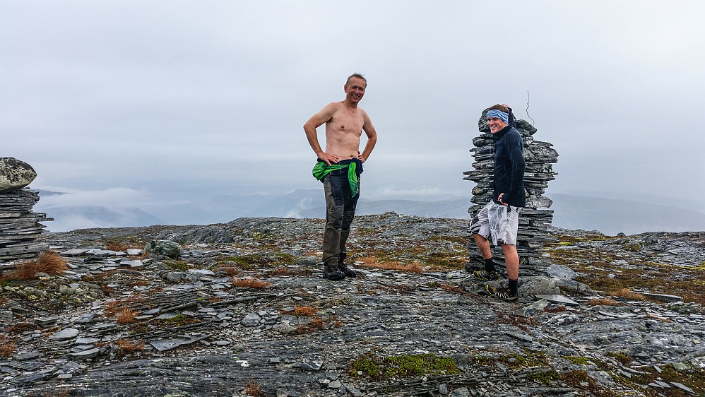 Pappa og Øyvind på toppen.