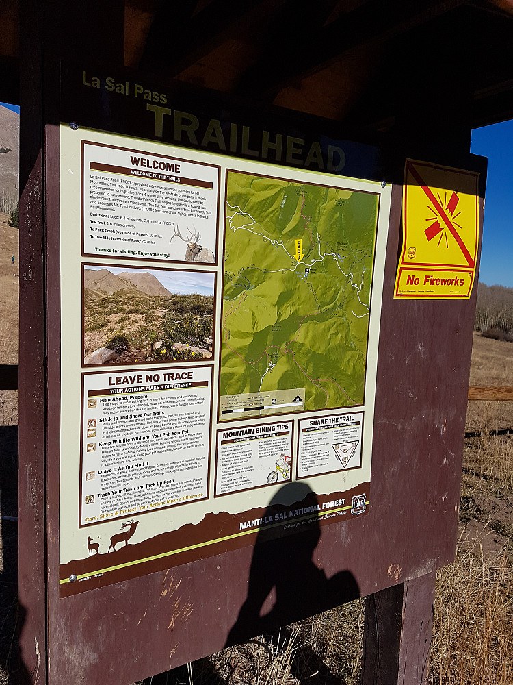 Infoplakat ved La Sal Pass.