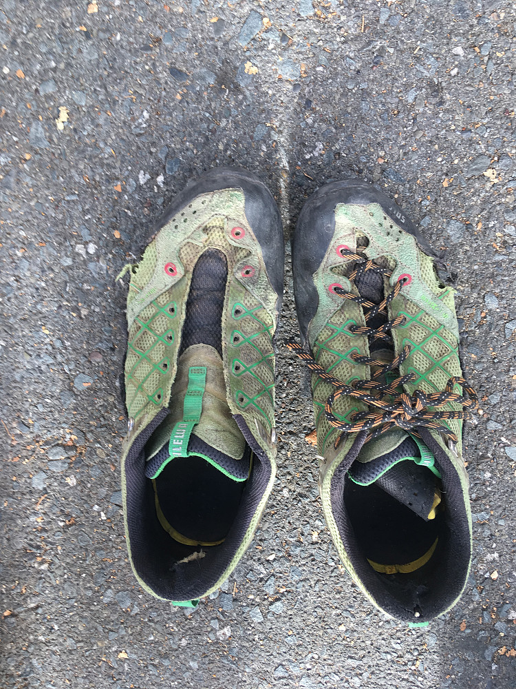 Slitne sko etter noen runder med storveggsklatring.
