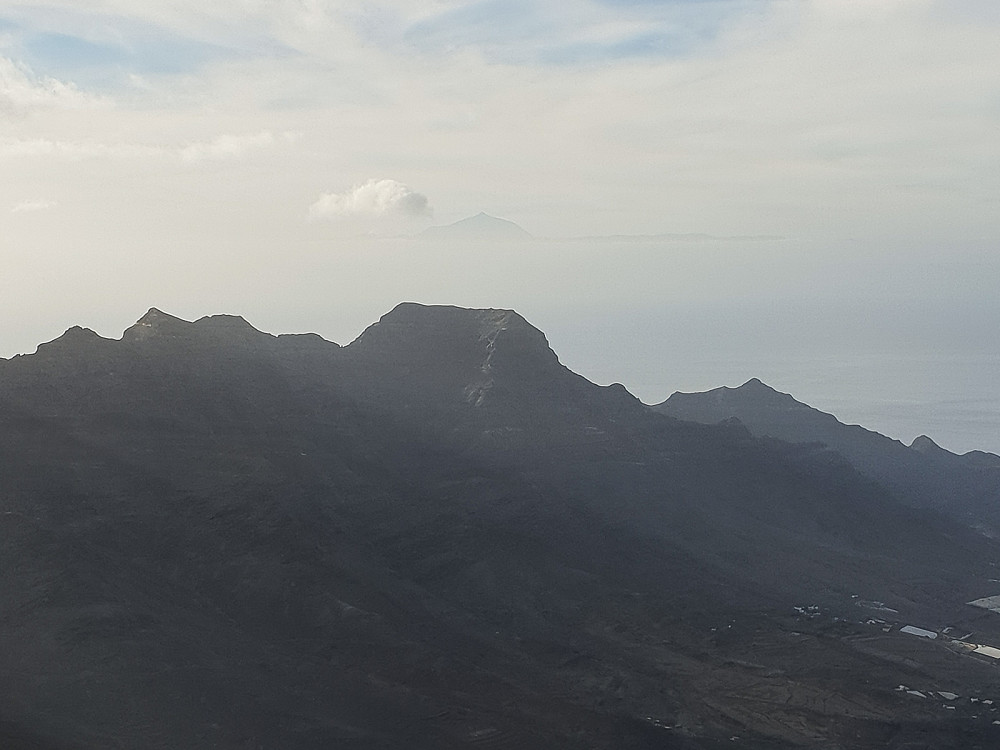 Pico del Teide på Tenerife sees i det fjerne.