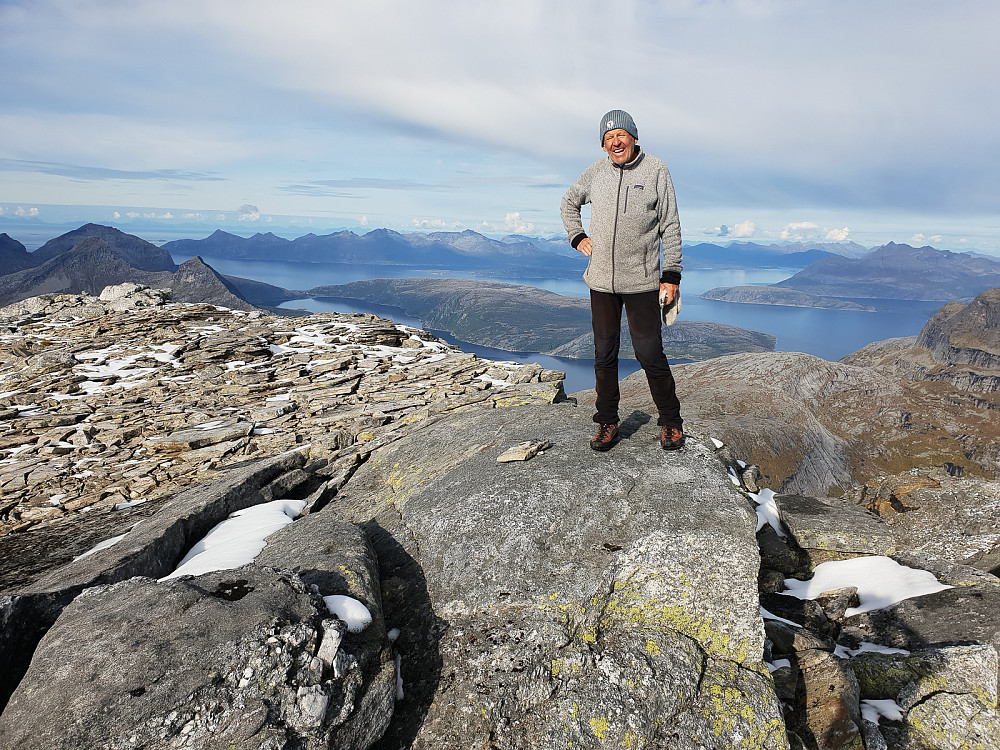 Gratulerer til Petter med å ha besteget de hundre toppene i Norge med høyest primærfaktor!