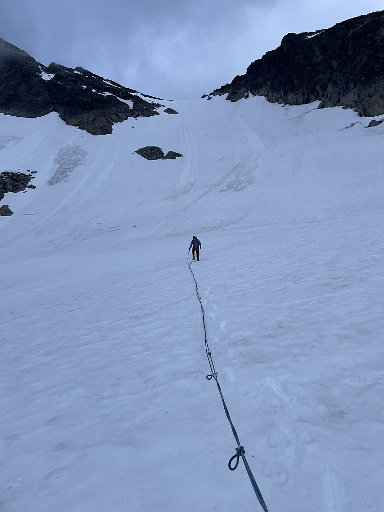 Ned mot Knutsholsbreen.