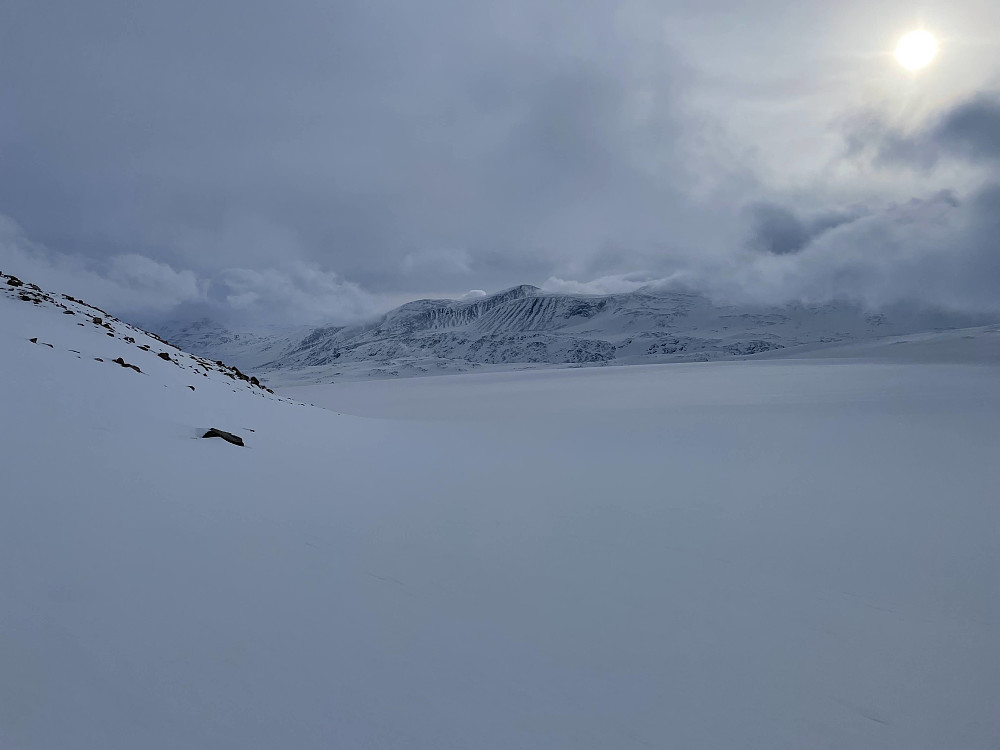 Holåbreen med Hestbreapiggene bak.