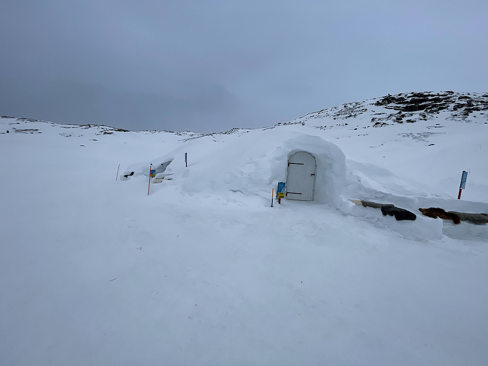Snøhula på Hoven.