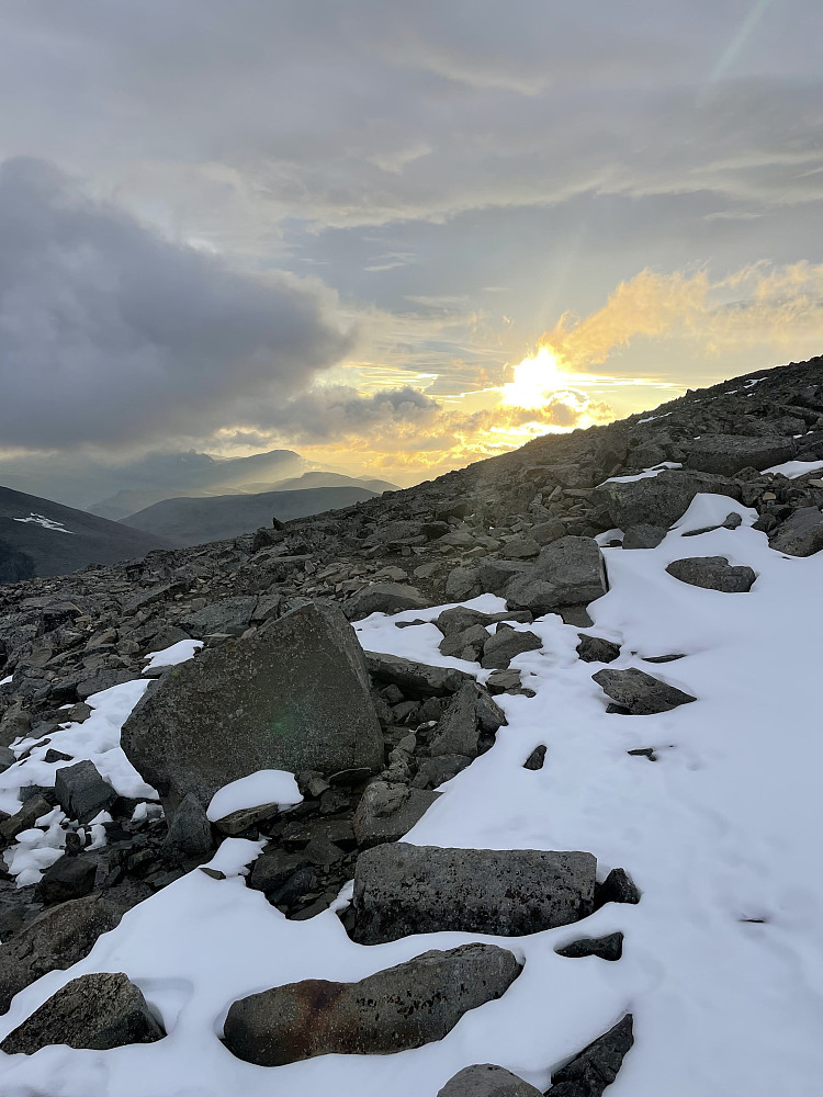 Fin solnedgang på vei ut dalen.