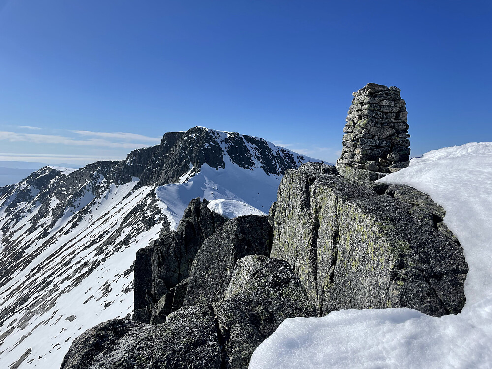 Omnatinden med Melderskin bak.