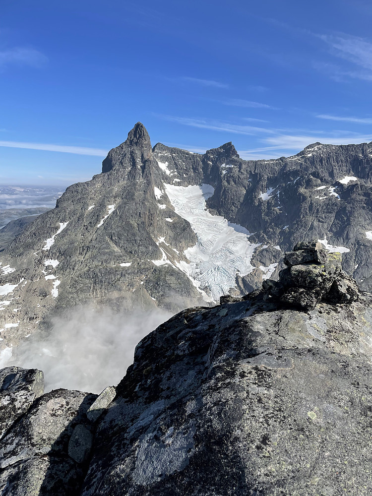 Storen sett fra Store Midtmaradalstinden. Matterhornvinkelen.