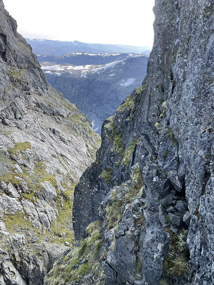 Fingertraversen opp mot Kjerringi.