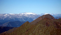 Høyeste topp i bremassivet heter Pico Aneto (3404), og er Pyreneene sitt høyeste fjell.