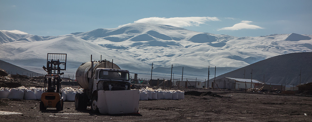 Slik så fjellene ut da vi våknet på grensestasjonen. Vanligvis gleder jeg meg over snøfall, men ikke denne gangen...