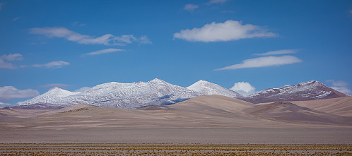 Nysnø på Atacamatopper.