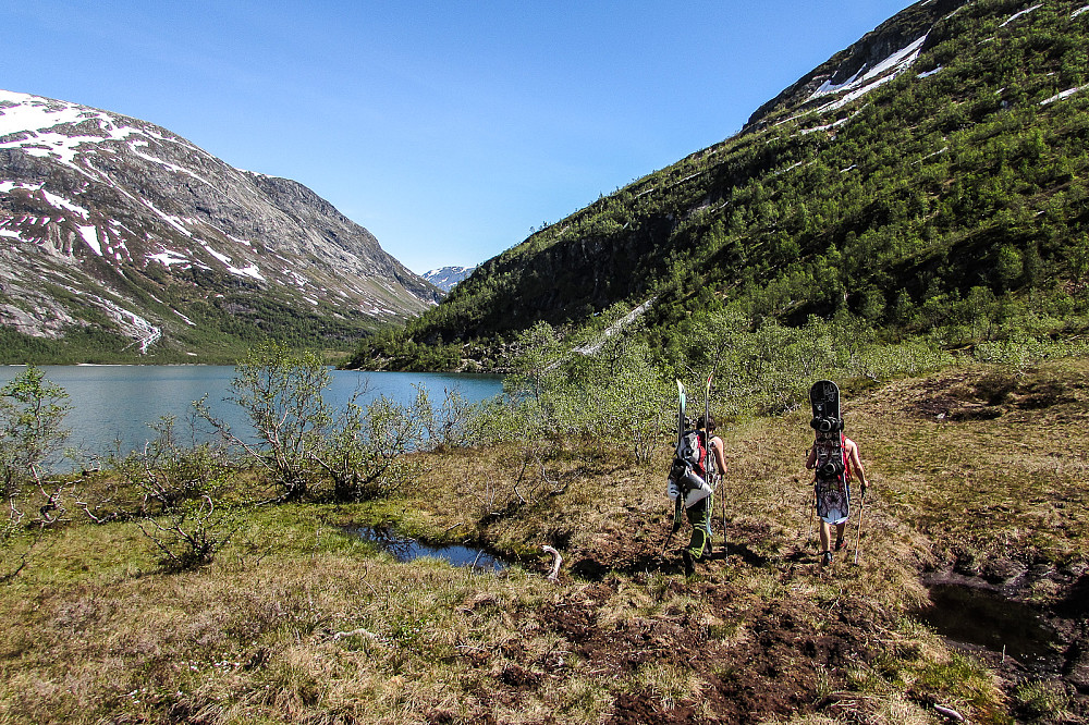Langsmed Grøningsstølsvatnet.
