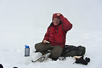 Åke på toppen av Grjotskalarhnjukur. Vanskelig å finne toppen som var snødekt.