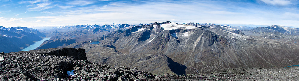 Utsikt fra toppen av Besshøe.