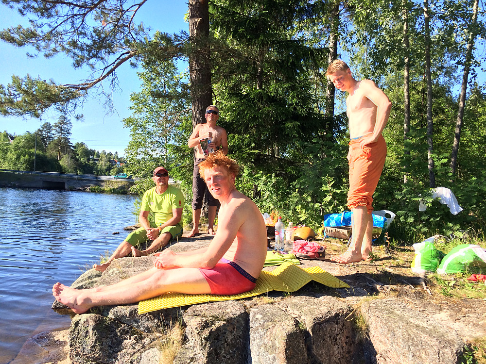 Bading og kveldsteori ved Verkensvannet.