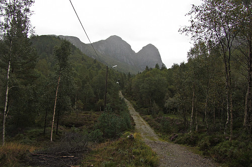 Heiahornet og Småsilhornet sett fra lysløypa ved Fureneset.
