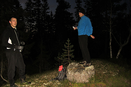 Jan Petter og Øyvind på toppen av Sandes "nye" kommunetopp :-)