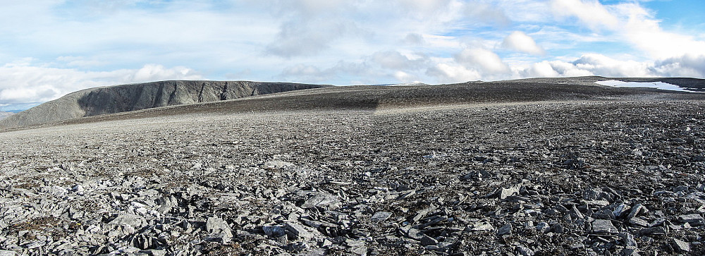 Slake steinsletter oppe på Isfjellplatået.