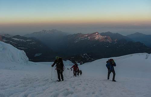 Alpin start oppover fra Gnifetti.
