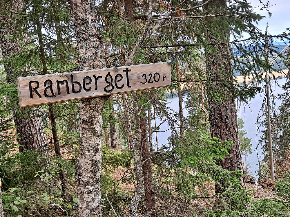 Skilt ved råket