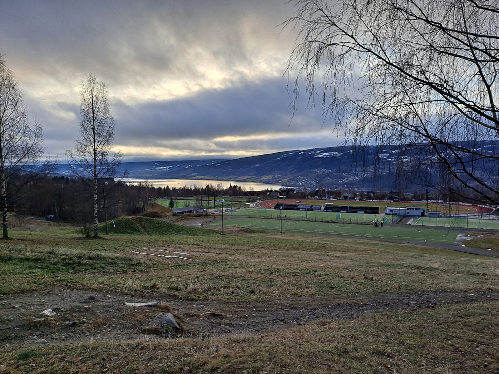 Mot Stampesletta og Mjøsa