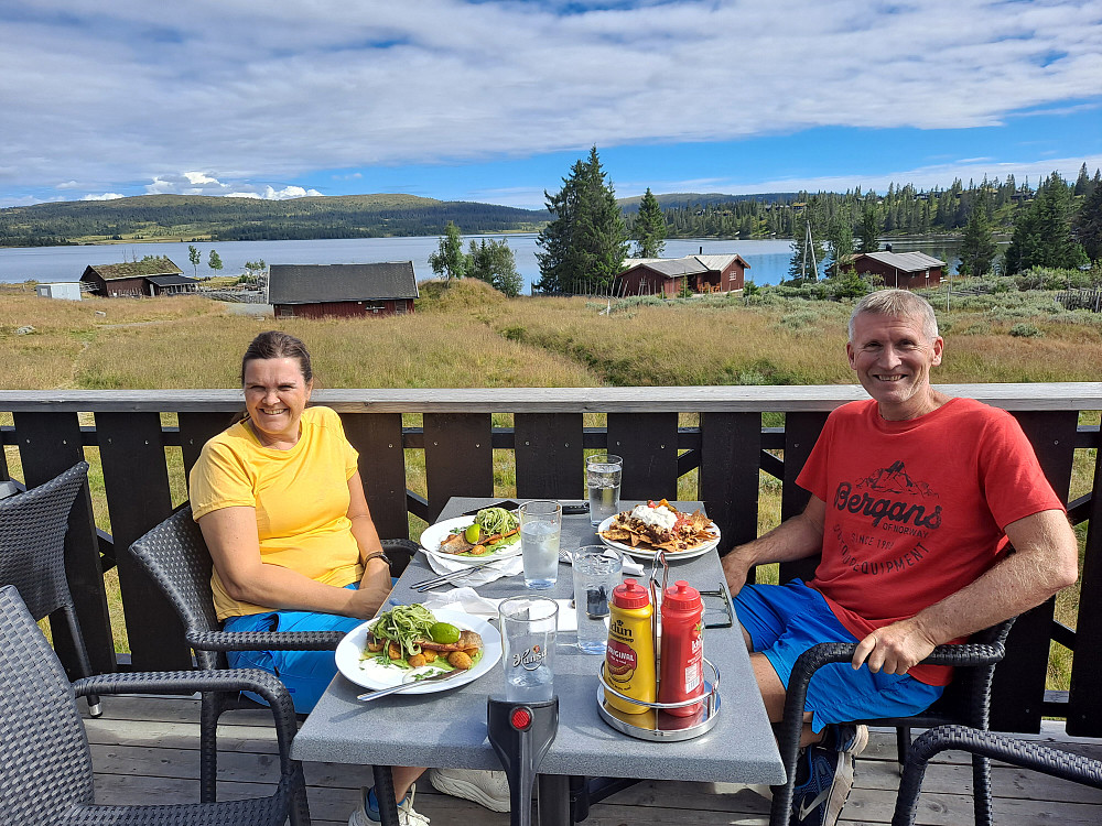 Middag på Låven bar