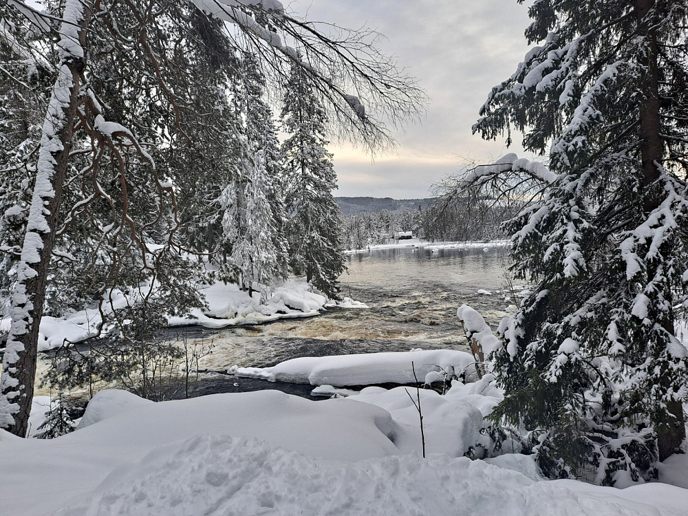 Ved Øvstedalsfossen