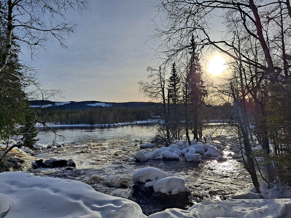 Ved Øvstedalsfossen