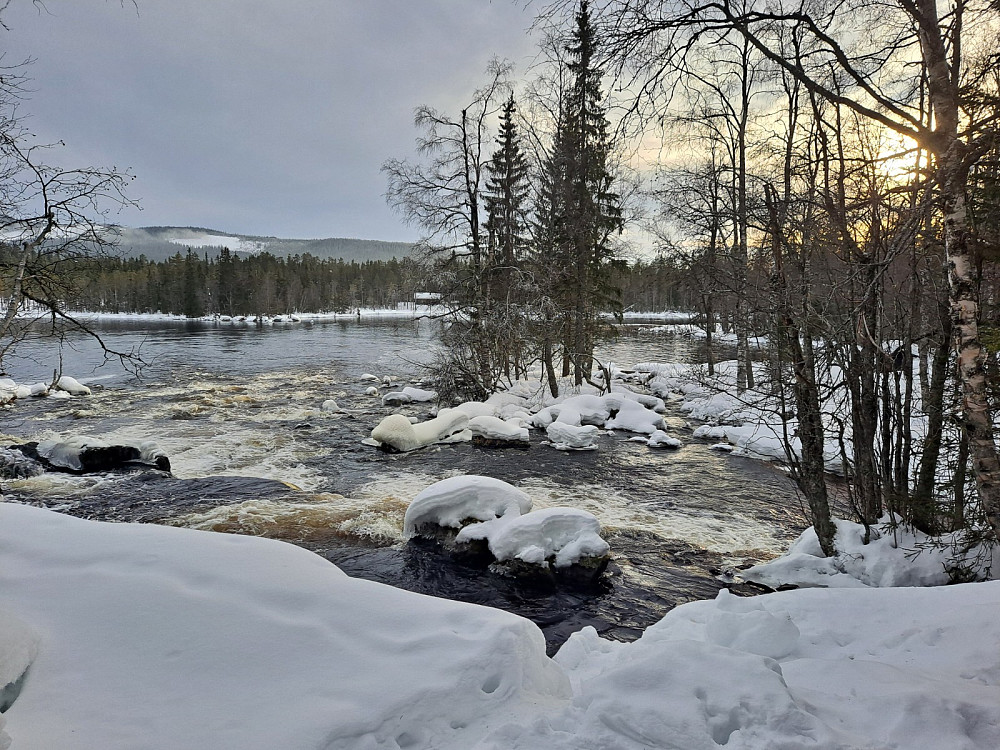 Ved Øvstedalsfossen