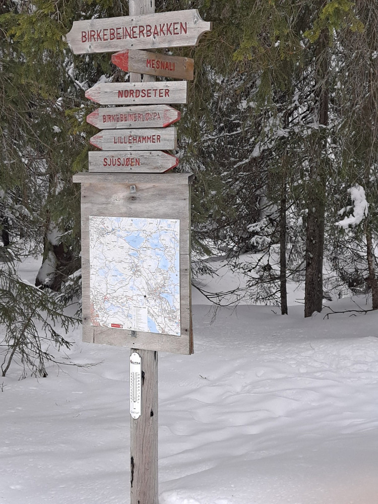 Ved løypekrysset Birkebeinerbakken