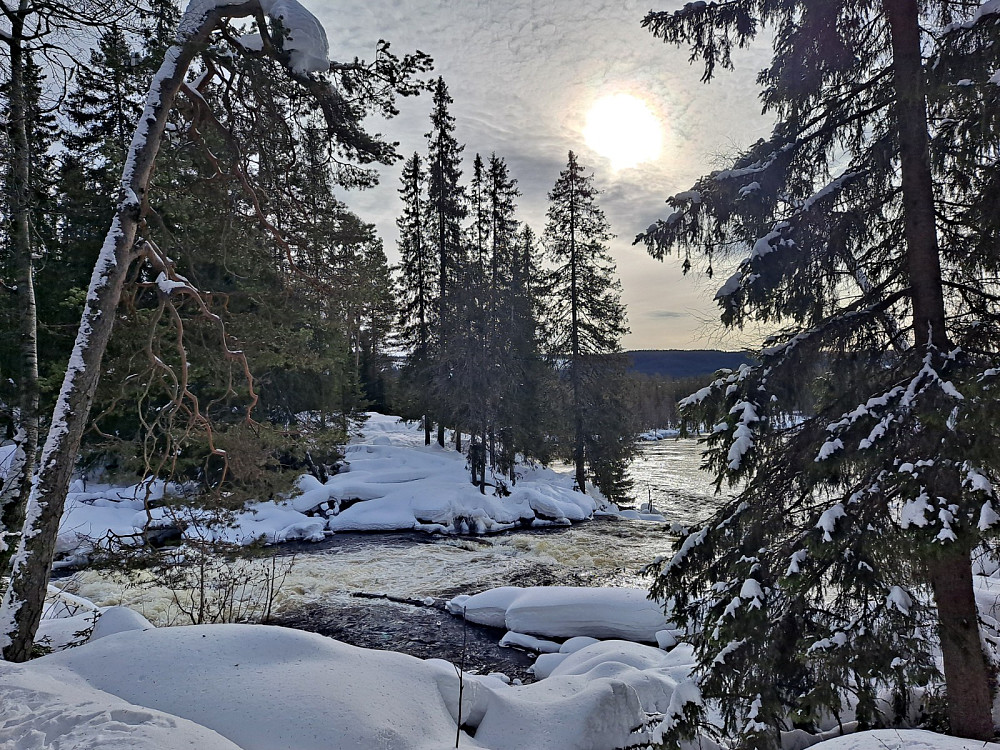 Ved Øvstedalsfossen