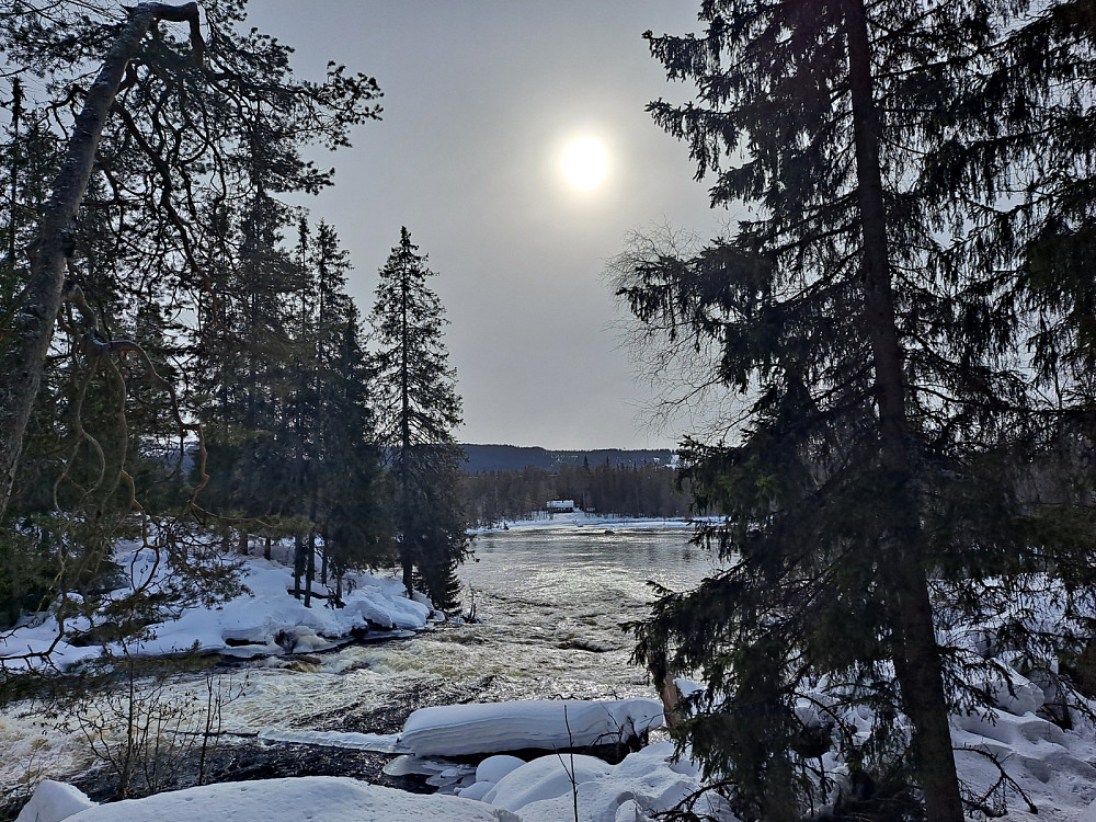 Ved Øvstedalsfossen