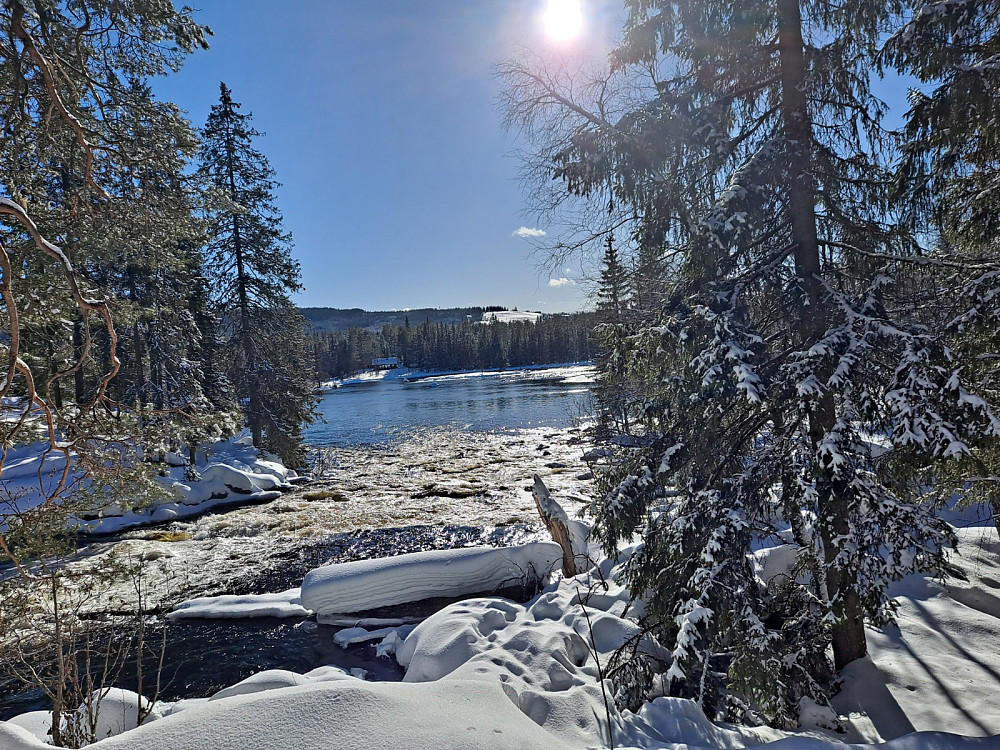 Mesnaelva ved Øvstdalsfossen