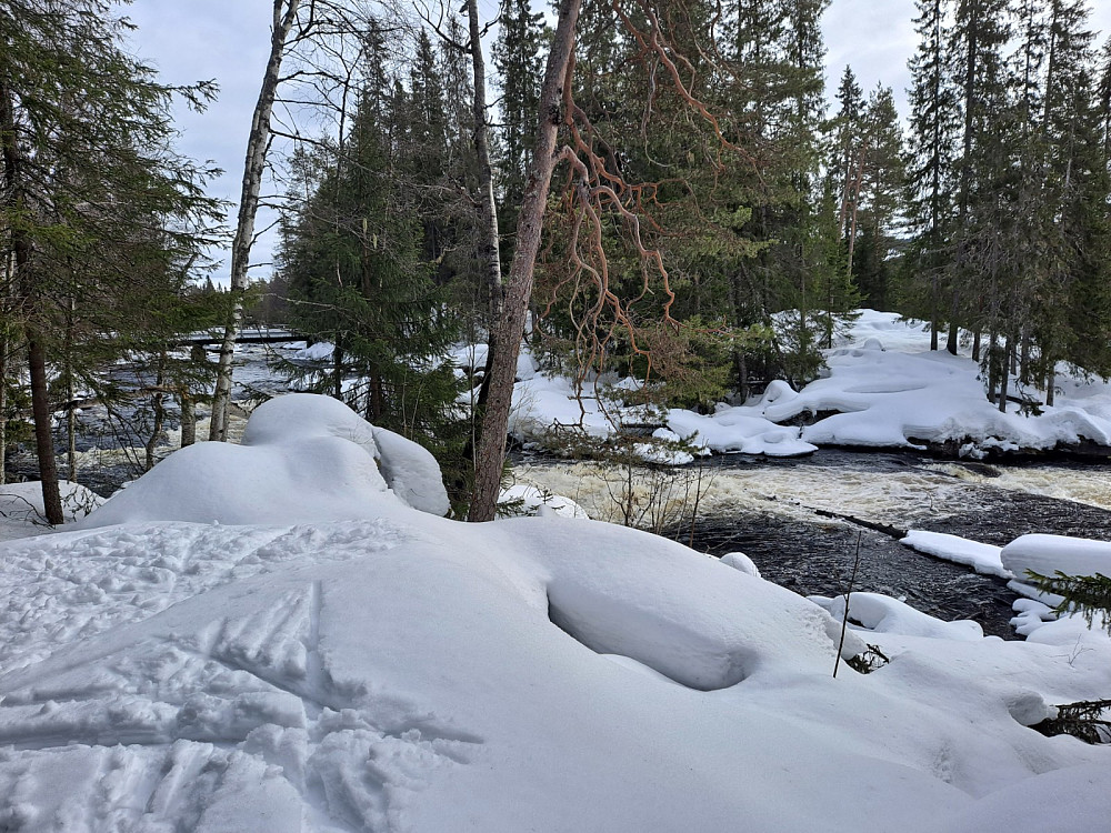 Mesnaelva, Øvstdalsfossen