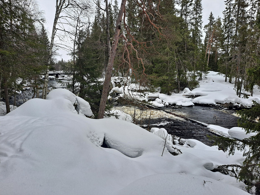 ved Øfstdalsfossen
