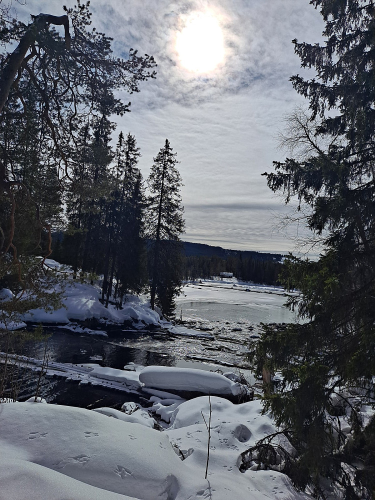 Ved Øfstdalsfossen