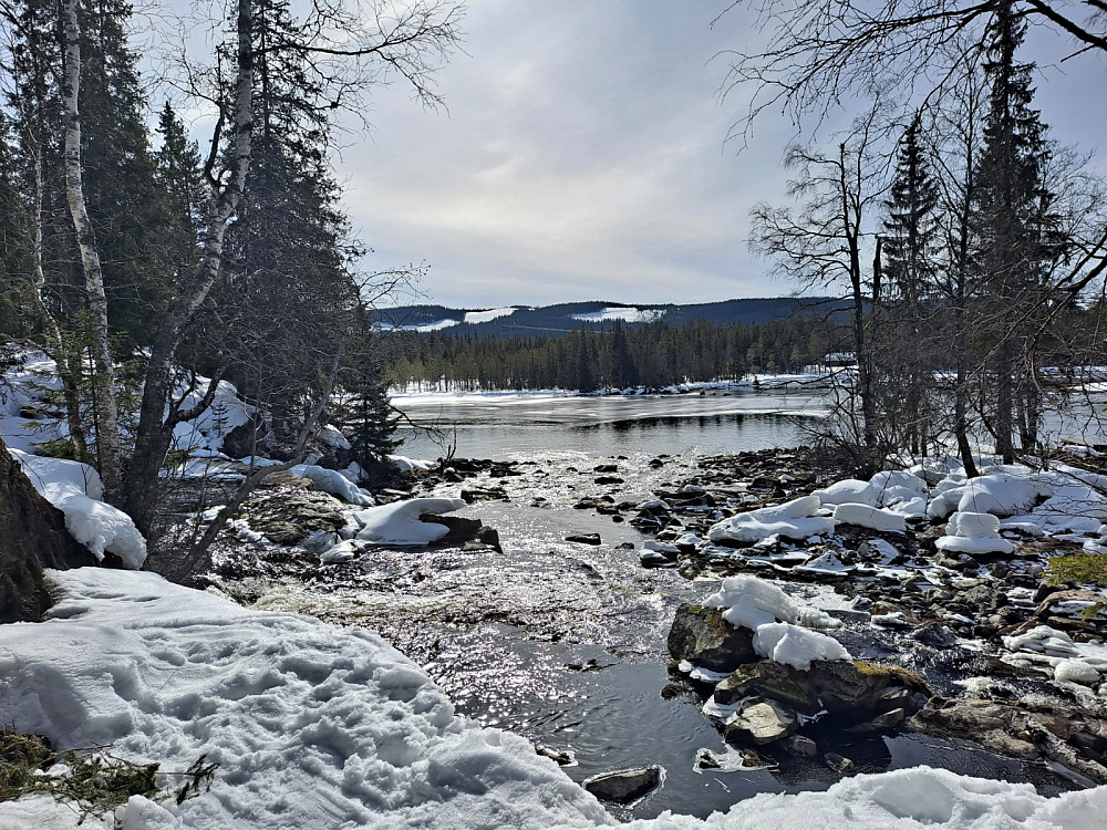 Ved Øfstdalsfossen